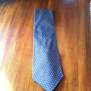 VINTAGE AUDREY BUCKNER 100% SILK TIE, HANDMADE,BLUE & CREAM 56"